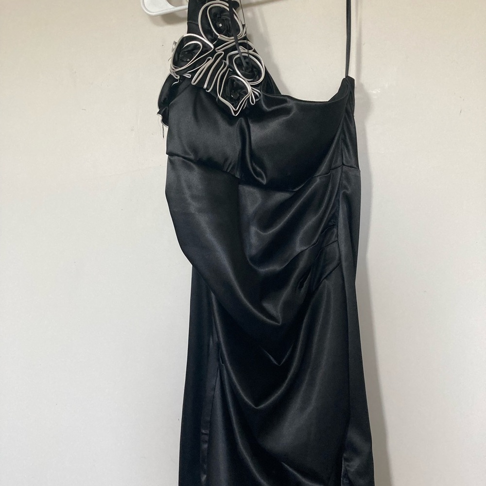 Dressbarn size 12 black dress with one shoulder floral strap